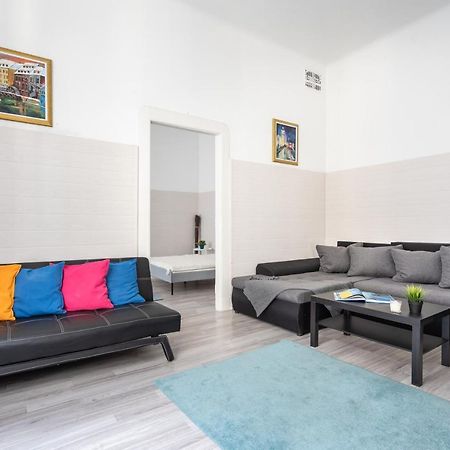 The White House Apartment Budapeste Exterior foto