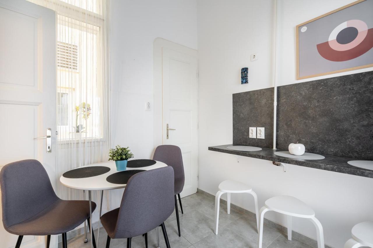 The White House Apartment Budapeste Exterior foto